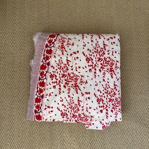 Julia Amory Holiday Tablecloth 120” Round